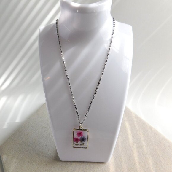 Dried Pink & Purple Flower Pendant Necklace - Resin Bezel, Silver-Tone Chain - Picture 4 of 5